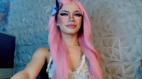 Snapshot of sexyhotbabe18 chatting on February 8, 2:27 pm sexyhotbabe18 online show from February 8, 2:27 pm