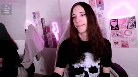 silvermuse online show from February 5, 12:04 am