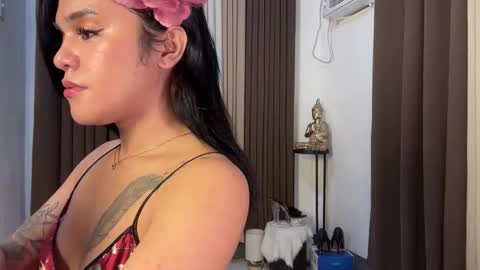 Slutty Lavinia online show from May 24, 11:40 am