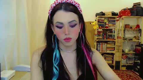 Sophie Fantasys online show from December 3, 5:12 am