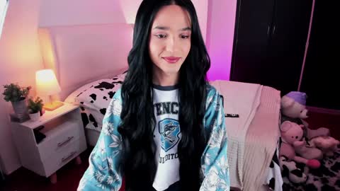    online show from February 1, 7:55 pm