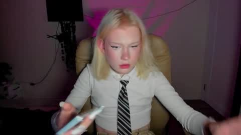 soska_albinosk online show from December 18, 3:39 pm