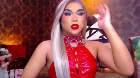 CALL ME STELLA online show from December 5, 9:22 am