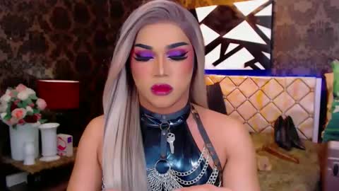 CALL ME STELLA online show from January 10, 9:34 am