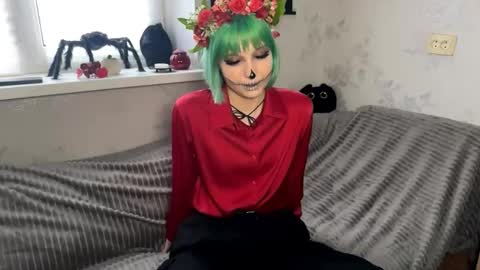 Stephanie online show from October 31, 4:22 am