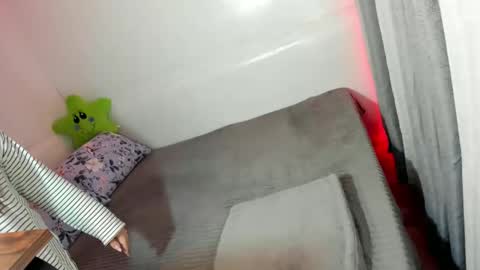 Snapshot of suckinghercock803 chatting on October 6, 12:38 pm Millany online show from October 6, 12:38 pm