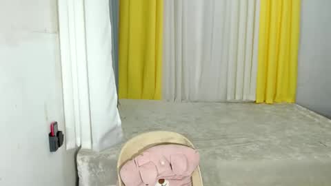 Natalie Portman online show from February 12, 11:05 am