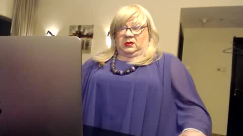 My name is Sissy or more fully Suzanna Aprilia Maria Mariquita Catarina Chinita Banci. Soy una puta - que chimba ladybug online show from September 19, 6:24 pm