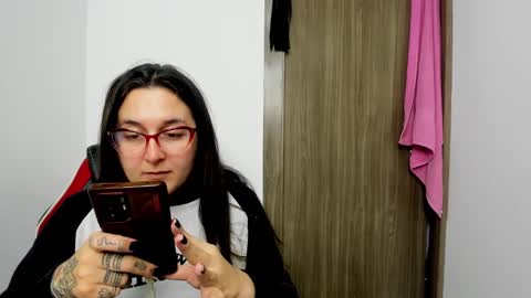 sweet__suck69bitch online show from December 17, 2:55 am