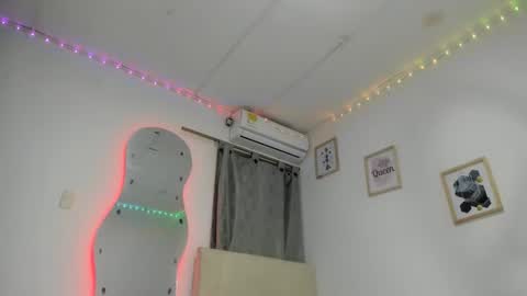 Snapshot of sweet_angelicaxxx chatting on October 22, 7:54 am sweet_angelicaxxx online show from October 22, 7:54 am
