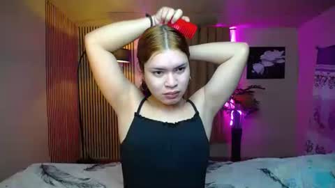 Snapshot of sweet_trexie chatting on October 25, 3:34 am sweet_trexie online show from October 25, 3:34 am