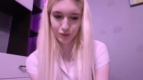 sweetcrystalll online show from July 27, 9:54 pm