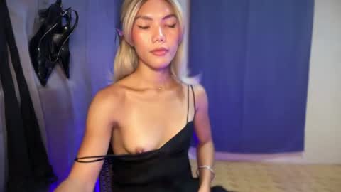 Alexis online show from July 8, 4:32 pm