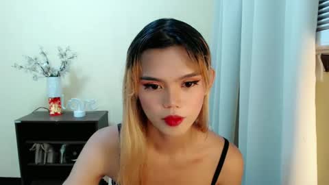 Snapshot of sweetytrannygirlxx chatting on January 13, 5:12 am Megan online show from January 13, 5:12 am