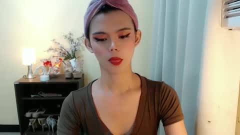 Snapshot of sweetytrannygirlxx chatting on February 12, 3:29 am Megan online show from February 12, 3:29 am