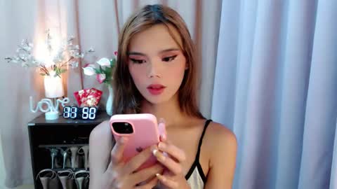 Snapshot of sweetytrannygirlxx chatting on September 29, 3:50 am Megan online show from September 29, 3:50 am
