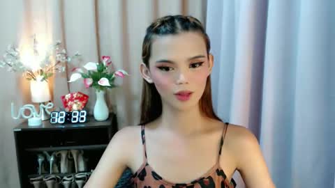 Snapshot of sweetytrannygirlxx chatting on October 6, 4:34 am Megan online show from October 6, 4:34 am