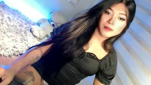 Snapshot of tasteofinnocent69 chatting on December 16, 5:49 am   online show from December 16, 5:49 am