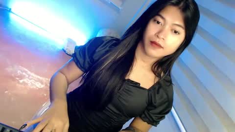 Snapshot of tasteofinnocent69 chatting on January 17, 7:53 pm   online show from January 17, 7:53 pm