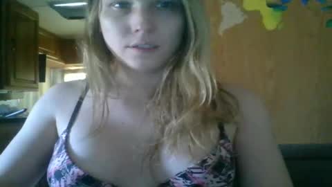 Snapshot of taylafox chatting on February 6, 9:38 pm taylafox online show from February 6, 9:38 pm