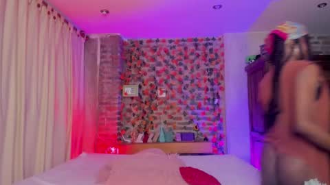 Goldie online show from September 18, 1:33 am