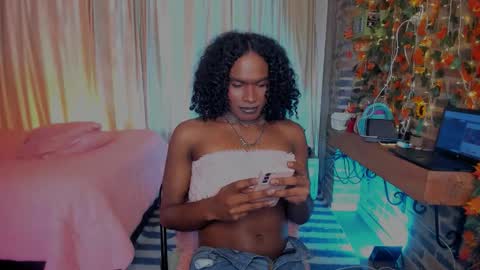 Goldie online show from February 8, 5:19 pm