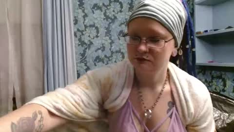 Siren of the Fae online show from December 14, 2:39 am