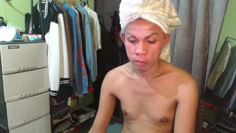 Snapshot of thick_bigcock13 chatting on October 5, 2:01 am gil online show from October 5, 2:01 am