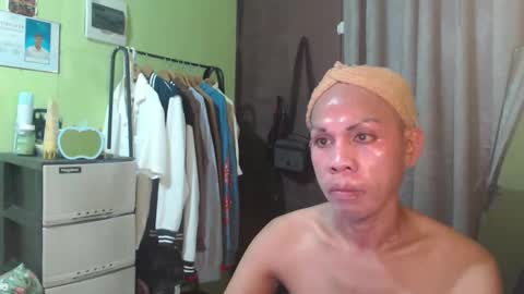 Snapshot of thick_bigcock13 chatting on October 10, 10:49 am gil online show from October 10, 10:49 am