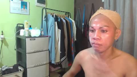 Snapshot of thick_bigcock13 chatting on October 13, 6:04 am gil online show from October 13, 6:04 am