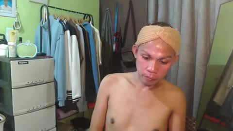 Snapshot of thick_bigcock13 chatting on October 14, 6:14 am gil online show from October 14, 6:14 am