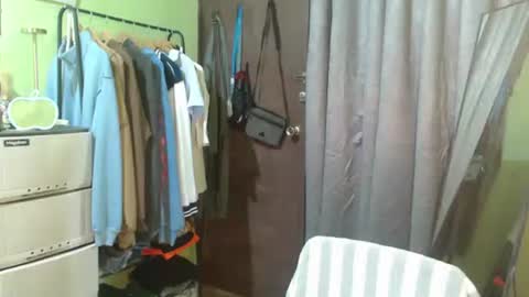 Snapshot of thick_bigcock13 chatting on October 23, 5:44 am gil online show from October 23, 5:44 am