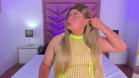 Tom Silver  online show from February 7, 7:27 pm