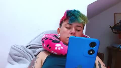 Blue online show from October 23, 1:20 am