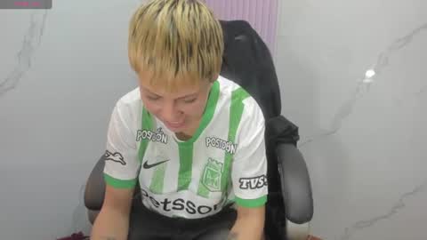 tomboygirl69 online show from July 19, 4:39 am