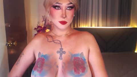 Snapshot of trandomsts chatting on October 3, 6:52 pm DOM irish online show from October 3, 6:52 pm