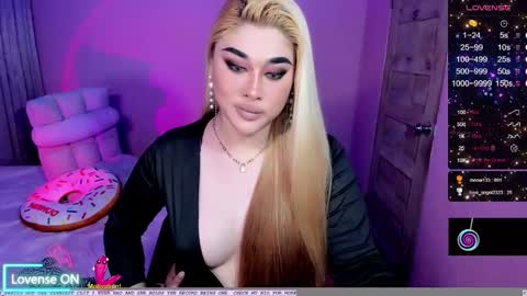 BELLA online show from February 22, 9:37 pm