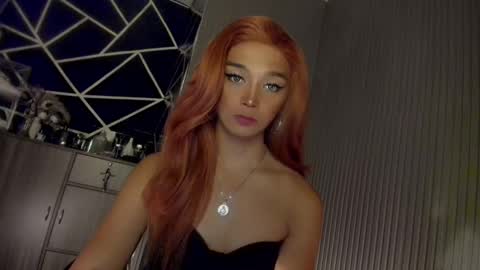 Ms Ella online show from December 10, 1:22 pm