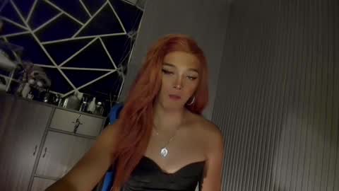 Ms Ella online show from December 11, 3:26 pm