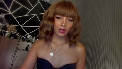 Ms Ella online show from January 13, 2:00 pm