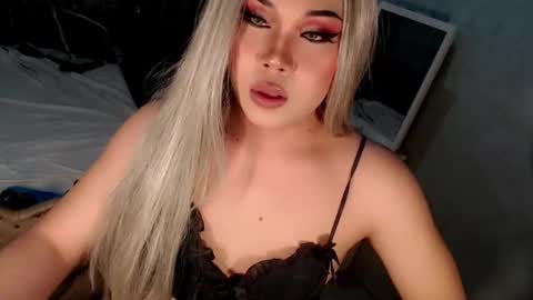 jayvie online show from October 22, 8:23 pm