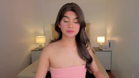 Lily online show from November 18, 2:17 pm