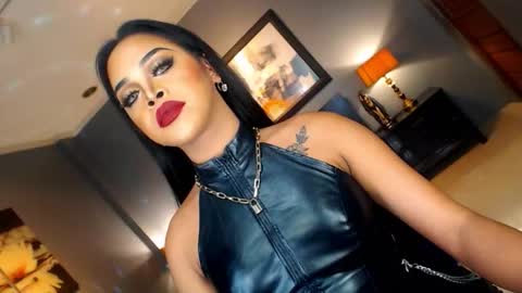 UrMajestyTyra online show from November 18, 3:50 am