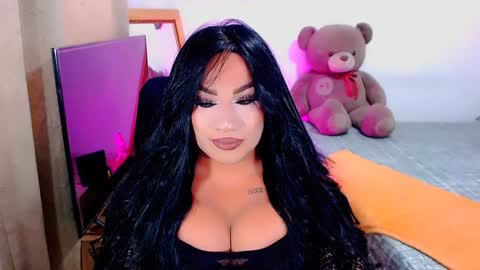 Snapshot of valentinaxqueen chatting on December 17, 8:10 pm    online show from December 17, 8:10 pm