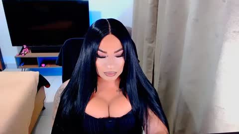 Snapshot of valentinaxqueen chatting on December 19, 11:14 pm    online show from December 19, 11:14 pm
