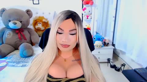 Snapshot of valentinaxqueen chatting on January 14, 10:23 pm    online show from January 14, 10:23 pm