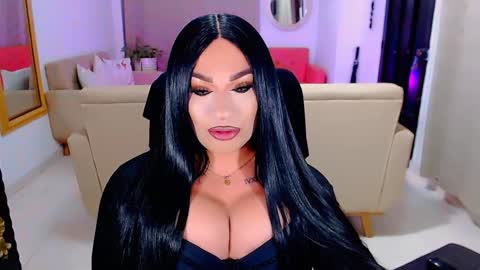 Snapshot of valentinaxqueen chatting on January 22, 1:10 am    online show from January 22, 1:10 am