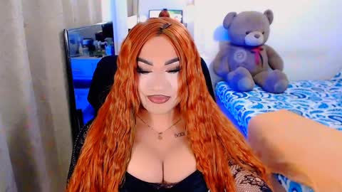 Snapshot of valentinaxqueen chatting on February 4, 10:13 pm    online show from February 4, 10:13 pm