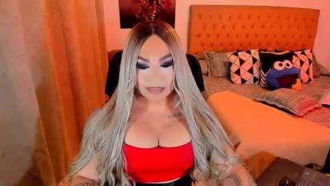 Snapshot of valentinaxqueen chatting on February 12, 12:48 am    online show from February 12, 12:48 am