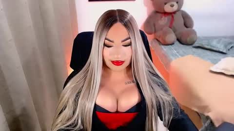 Snapshot of valentinaxqueen chatting on February 15, 11:16 pm    online show from February 15, 11:16 pm